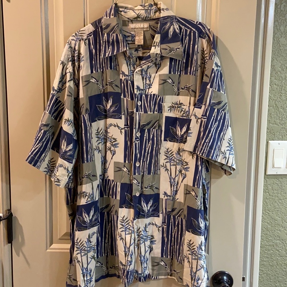 Men’s Hawaiian Style Button Down by Kona Kai.  EUC